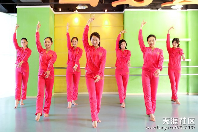 5S妹子做三剑豪客服？多钱劳资包养了-第5张图片-太平洋在线下载